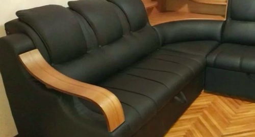 Перетяжка кожаного дивана. Геленджик